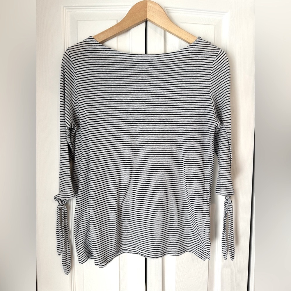 Solutions Top w/ Tie-Sleeve Detail Black & White Striped 3/4 Sleeve Med